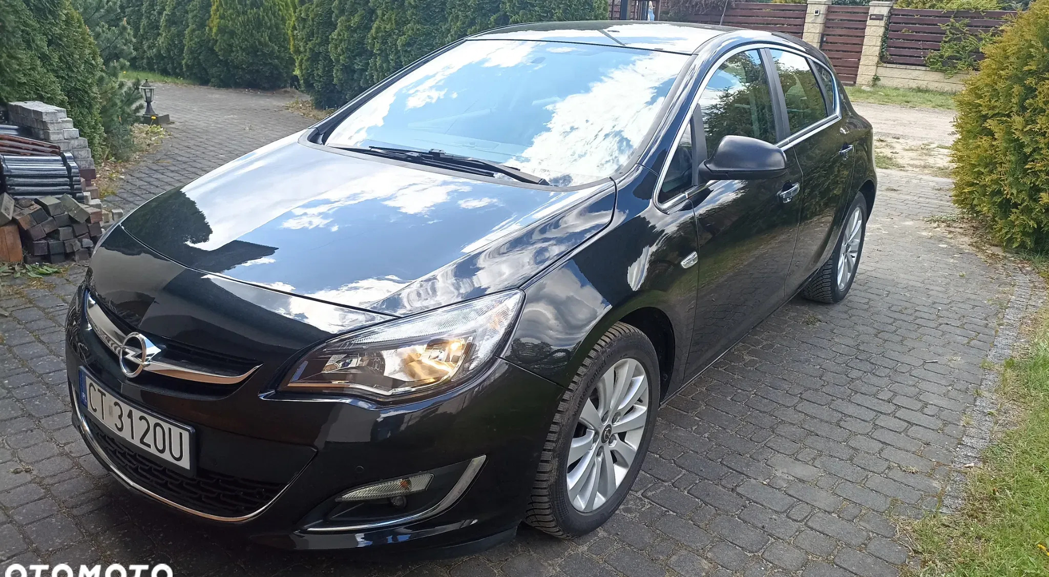 dolnośląskie Opel Astra cena 18500 przebieg: 256000, rok produkcji 2013 z Warszawa